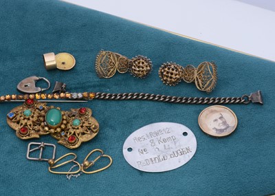 Lot 279 - A small quantity of costume jewellery