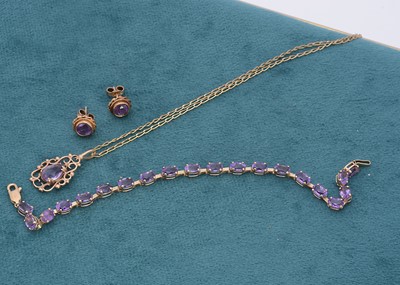 Lot 285 - A 9ct gold suite of amethyst jewellery