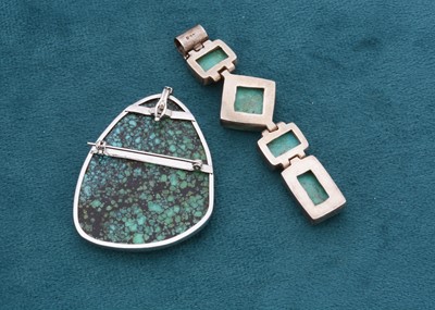 Lot 298 - A turquoise matrix pendant or brooch