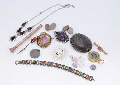 Lot 304 - A collection of costume jewellery