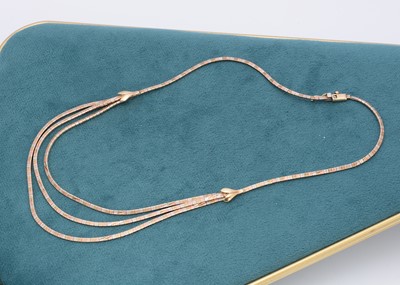 Lot 308 - A 9ct gold three colour necklace