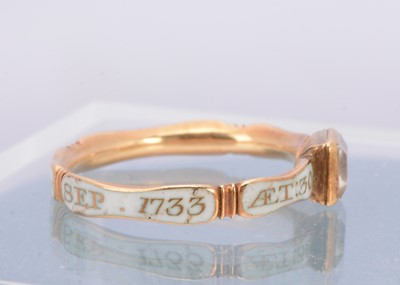 Lot 318 - An 18th Century gold enamel and rock crystal mourning ring