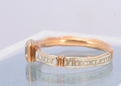 Lot 318 - An 18th Century gold enamel and rock crystal mourning ring