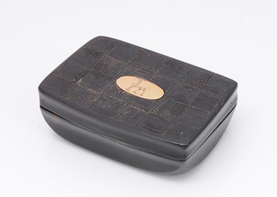 Lot 428 - A Georgian tortoiseshell snuff box