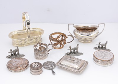 Lot 432 - A group of silver and silver plated small collectable items