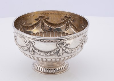 Lot 451 - A Victorian silver sugar basin by John Aldwinkle & Thomas Slater