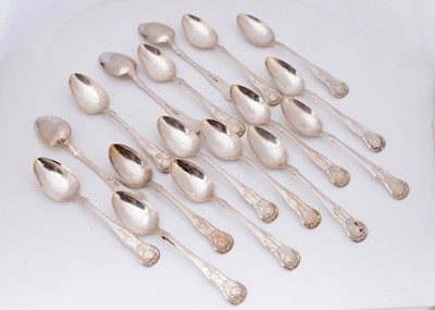 Lot 452 - A harlequin set of Victorian silver King's pattern style teaspoons by AM & Co