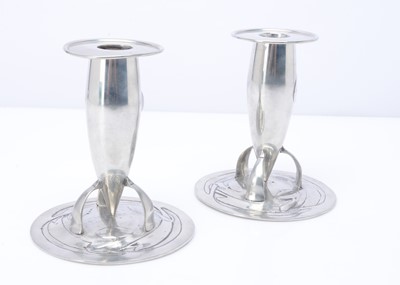 Lot 469 - A pair of modern Liberty Heritage pewter limited edition candlesticks
