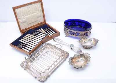 Lot 487 - Five items of silver plate