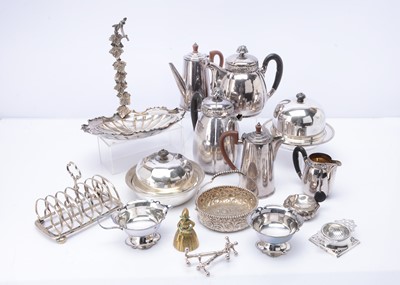 Lot 495 - A large collection of Victorian and 20th century silver plated items