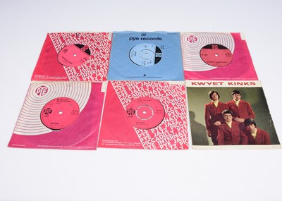 Lot 99 - The Kinks EPs / 7" Singles