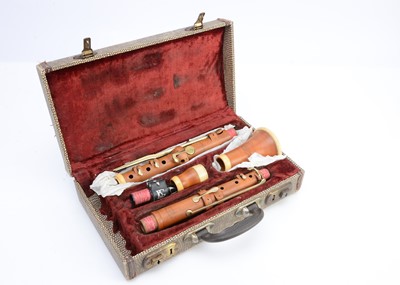 Lot 581 - Antique Boxwood Clarinet