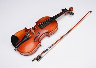 Lot 590 - Violin / Bows / Accessories