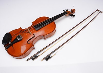 Lot 596 - Violin