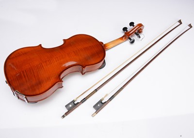 Lot 596 - Violin