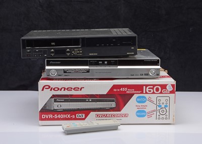 Lot 631 - Bang and Olufsen Videorecorder / Pioneer DVD Player