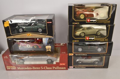 Lot 12 - 1:18 Scale Modern Cars