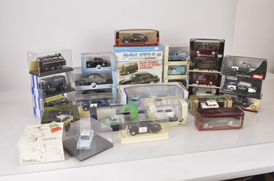 Lot 19 - Modern Diecast Vintage Police and Emergency Vehicles (27)