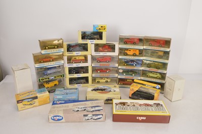 Lot 95 - Modern Diecast Post-war Delivery Vehicles Private Cars and Competition Cars (32)