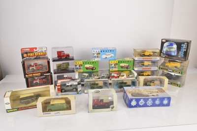 Lot 131 - Modern Diecast Landrovers and Small Emergency Vehicles (23)