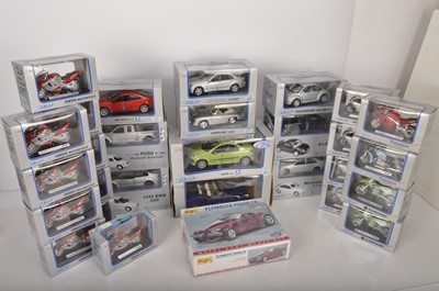 Lot 169 - Modern Diecast and Kits 1:24 Scale and Larger (36)