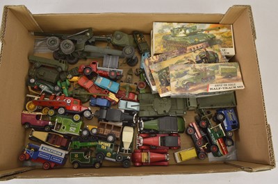 Lot 227 - Postwar and Modern Diecast Vehicles and Kits (45)