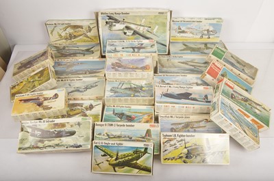 Lot 356 - Unbuilt 1/72 scale Frog plastic  aircraft kits  in original boxes (33)