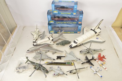 Lot 397 - Space Shuttle kitbuilt models and other Aircraft kits and Sea Power Easy build marine toys