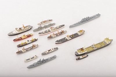 Lot 487 - Hansa 'S' Waterline models including Cargo and Naval vessels (15)