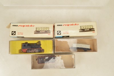 Lot 505 - Arnold Rapido N gauge Locomotive and wagons in original boxes (5)