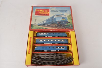 Lot 523 - Tri-ang Blue Pullman 00 gauge set in original box (1)