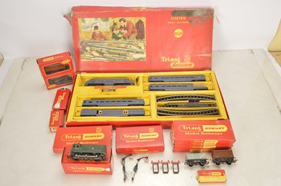 Lot 527 - Tri-ang Transcontinental 00 gauge set with other track and rolling stock (13)