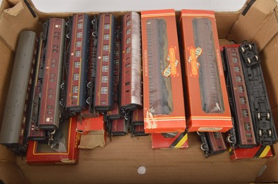 Lot 540 - Tri-ang and Hornby coaches all in crimson liveries (25)