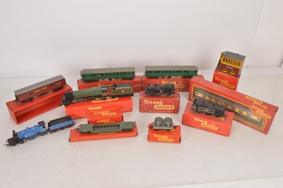 Lot 544 - Tri-ang 00 gauge Locomotives wagons and coaches (11)