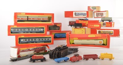 Lot 548 - Tri-ang  and Tri-ang Hornby and early Hornby 00 Gauge Starter set items and other Rolling Stock and Accessories (qty)