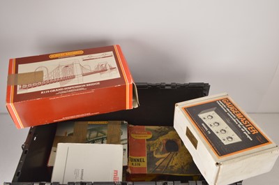 Lot 559 - Hornby 00 gauge Buildings Track and Controllers in original boxes (7)