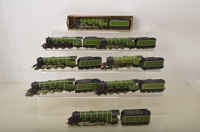 Lot 569 - Hornby 00 gauge A1/A3 class 4-6-2 Locomotives in LNER apple green (8)