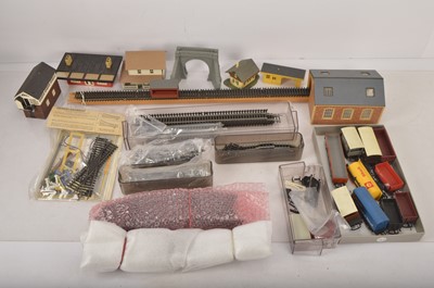 Lot 571 - Hornby and Lima and Mainline 00 Gauge late 1970's early 1980's Locomotives Rolling Stock Buildings Track Accessories and Zero 1 Controllers (qty)