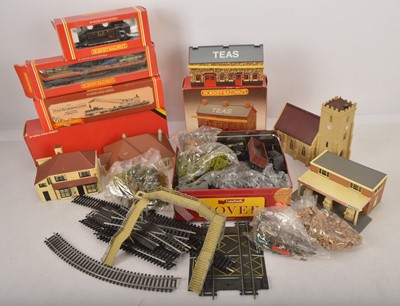 Lot 585 - Hornby 00 gauge locomotive wagons and buildings with accessories (qty)