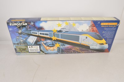 Lot 592 - Hornby 00 Gauge R816 Eurostar Train Set