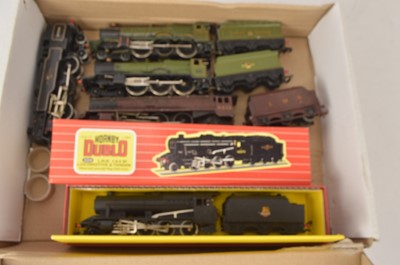 Lot 597 - Hornby-Dublo 2 rail and 3-rail 00 gauge Locomotives (5)