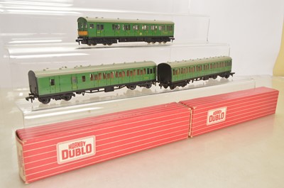 Lot 599 - Hornby-Dublo 2 rail  00 gauge DEMU coaches (3)