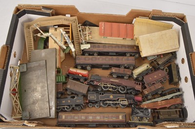 Lot 614 - Hornby-Dublo 3 rail  00 gauge Locomotives rolling stock buildings and track (qty)