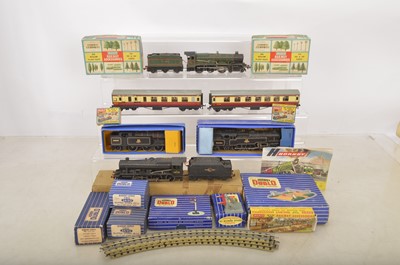 Lot 626 - Hornby-Dublo 00 Gauge 3-Rail DP22 Flying Scotsman Train Set additional Locomotives Rolling Stock Track and Accessories (qty)