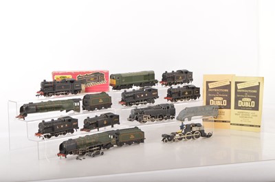 Lot 630 - Hornby-Dublo 00 Gauge 2 and 3-Rail Locomotives and Wrenn West Country Chassis (14 including Tenders)