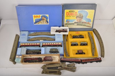 Lot 633 - Hornby-Dublo 00 Gauge 3-rail sets with loose locomotives coaches and track (qty)