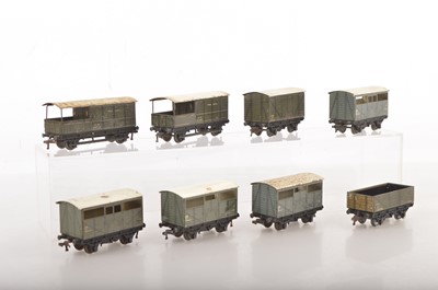 Lot 640 - Hornby-Dublo 00 Gauge 3-Rail GWR 4-wheel Goods Rolling Stock (8)