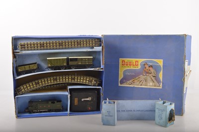 Lot 651 - Hornby-Dublo 00 Gauge 3-Rail EDG7 GWR Tank Goods Set