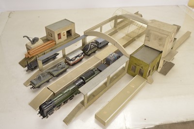 Lot 664 - Trix Twin 00 gauge  Locomotive Rolling Stock and Station Building (9)