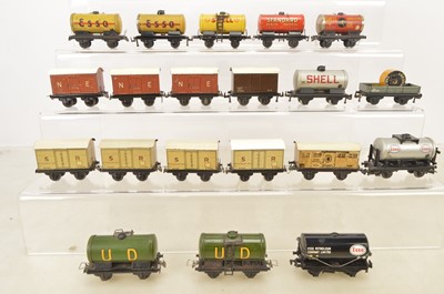 Lot 667 - Trix Twin and Trix Express unboxed 00 Gauge Goods Rolling Stock (62)